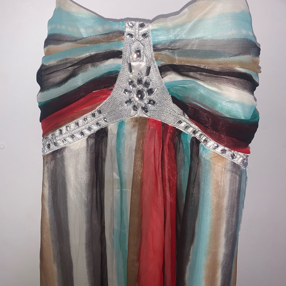 A beautiful Floyd by Smith multicolor mini dress!